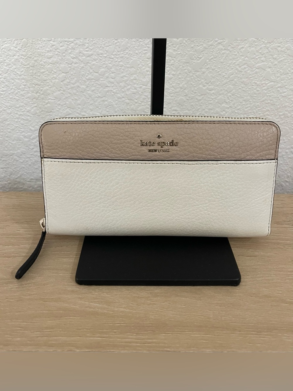 KATE SPADE Leila Large Continental Wallet Two Tone Pebbled Leather Cream & Beige